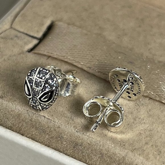 Pandora Marvel Spider-Man Mask Pavé Stud Earrings - Picture 4 of 4